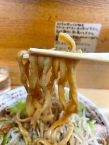 二郎環七新代田店の麺